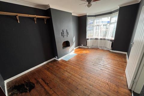 3 bedroom semi-detached house to rent, The Brent, Dartford, DA2