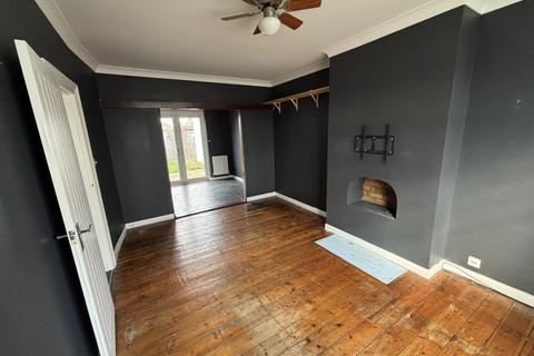 3 bedroom semi-detached house to rent, The Brent, Dartford, DA2