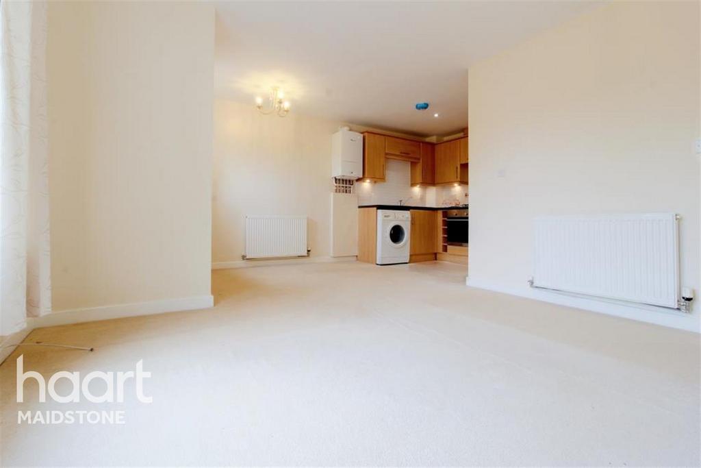 Maidstone, ME16 2 bed flat to rent £1,350 pcm (£312 pw)