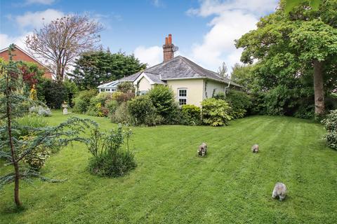 3 bedroom bungalow for sale, Cliff Road, Milford-On-Sea, Hampshire, SO41