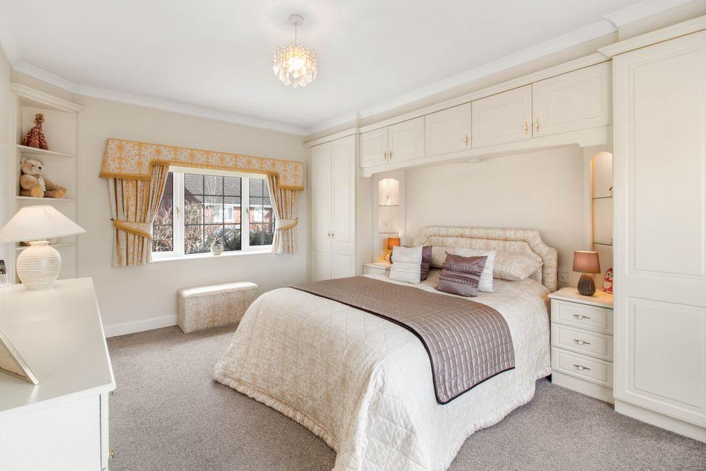 Bedroom 1 (Double)