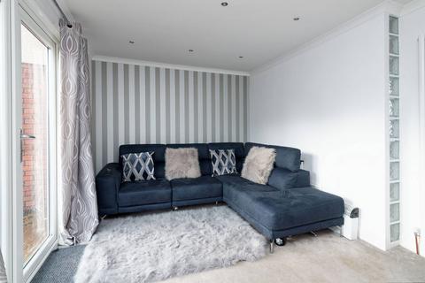 2 bedroom villa for sale - 72 Saughs Drive, Robroyston, Glasgow, G33 1HG