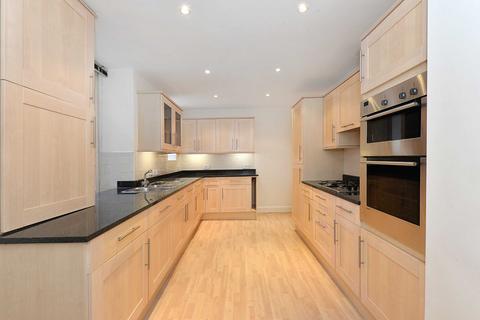4 bedroom apartment to rent, Cropthorne Court, Maida Vale, London, W9