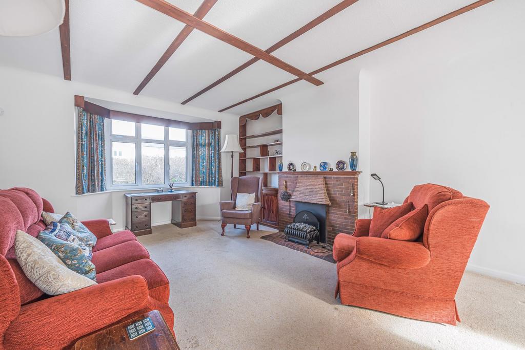 Sole Farm Road, Great Bookham, KT23 4 bed semidetached house £750,000