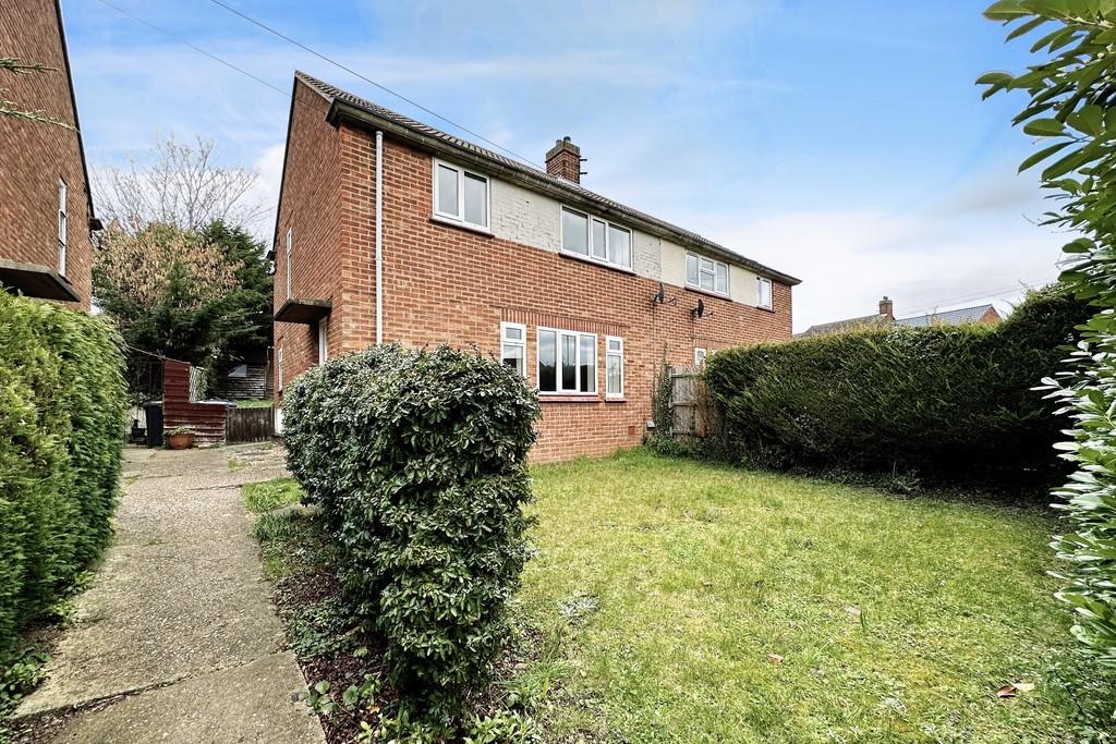 Tudor Road, Sudbury 3 bed semidetached house for sale £230,000