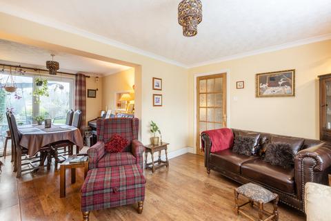 5 Hurstlands, Oxted, RH8 0HF