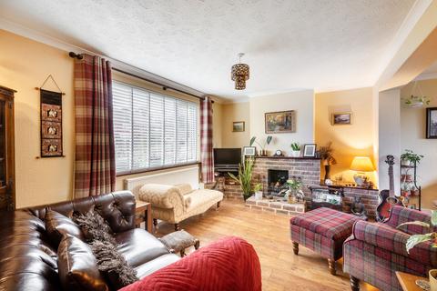 5 Hurstlands, Oxted, RH8 0HF