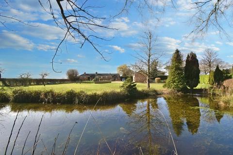 6 bedroom detached bungalow for sale, Holton Grange Court, Holton-le-clay DN36 5HR