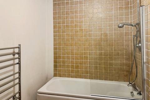 2 bedroom flat to rent, City Gate, 1 Blantyre Street, Castlefield, Manchester, M15