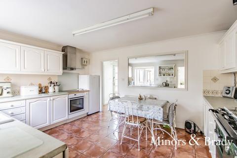 16 Bilney Road, Gressenhall, Dereham, NR20 4EG