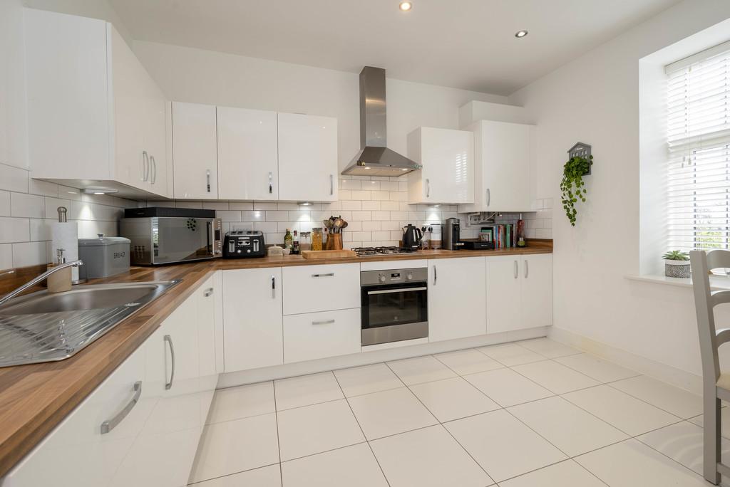 Godfrey Place, Upper Rissington 3 bed terraced house £1,450 pcm (£335 pw)