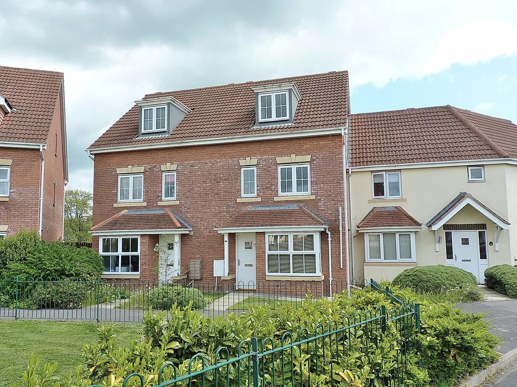 Churchill Drive, Brough With St. Giles 4 bed townhouse £210,000