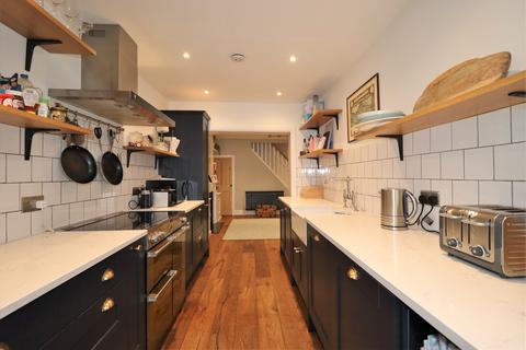 59 Beauchamp Road, West Molesey, KT8 2PG