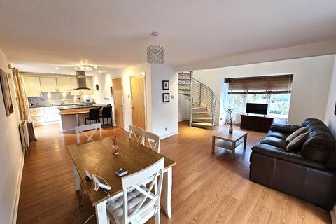 2 bedroom end of terrace house to rent, Queen's Lane South, City Centre, Aberdeen, AB15