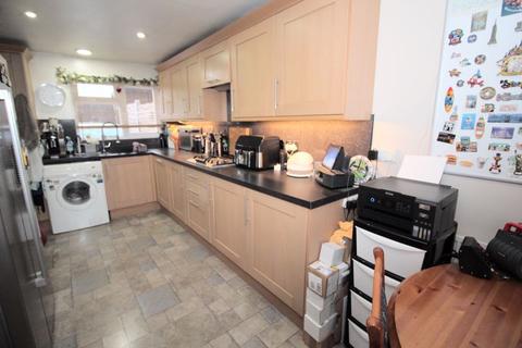 4 Bembridge Close, Southampton, SO16 3EL