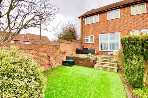 3 bedroom end of terrace house for sale, Knights Manor Way, Dartford