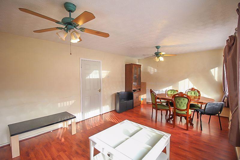 Living Room/Diner