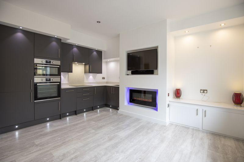 30 Albert Road, Sowerby Bridge, HX6 2PA 3 bed terraced house £675 pcm