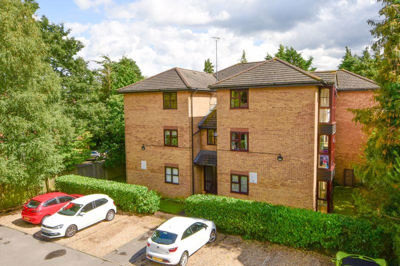 Ashley Park Road, WaltonOnThames 1 bed flat £275,000