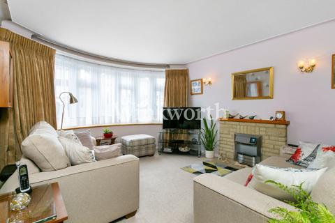 4 bedroom semi-detached house for sale - South Lodge Drive, London, N14