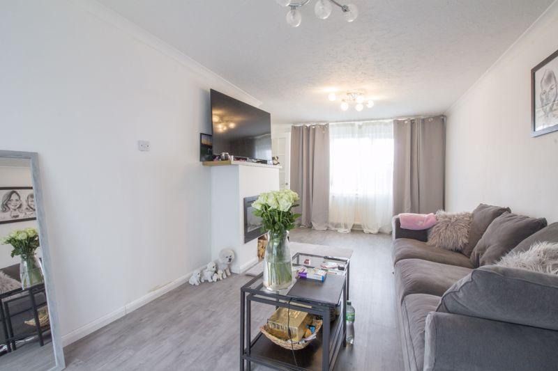 Hendre Farm Drive, Newport REF00021459 3 bed semidetached house for
