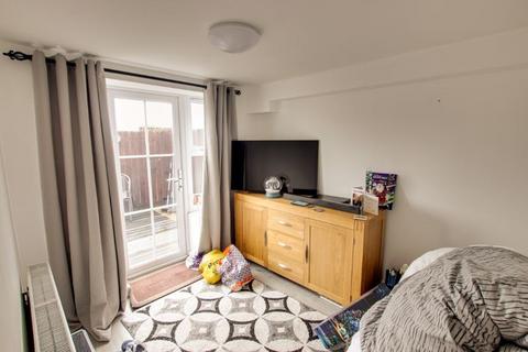 1 bedroom apartment to rent, Summerdown Walk, Trowbridge