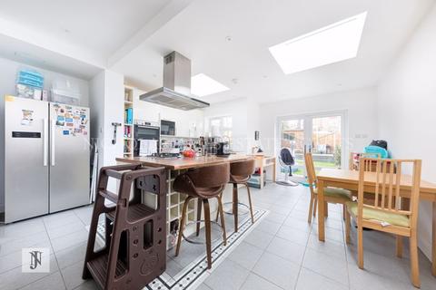 3 bedroom terraced house for sale - Brunswick Park Road, New Southgate, London, N11