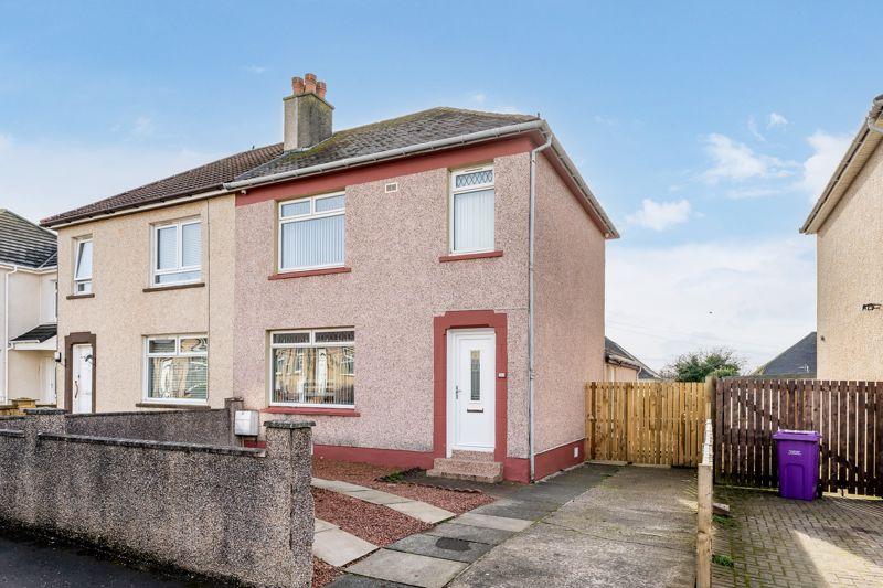 25 Abbots Walk, Kilwinning, KA13 6BG 4 bed semidetached villa £120,000