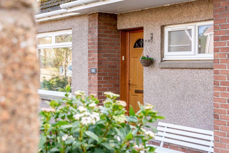 Lady Nairn Avenue, Kirkcaldy 2 bed detached bungalow £265,000