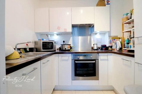 1 bedroom flat to rent, Devons Road, London