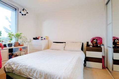 1 bedroom flat to rent, Devons Road, London