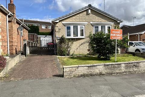 2 bedroom bungalow for sale - Selby Close, Swallownest, Sheffield, S26 4NR