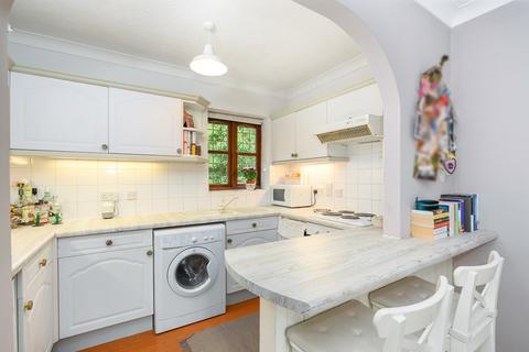 1 bedroom apartment for sale - Rushmon Gardens, Walton-on-Thames, KT12