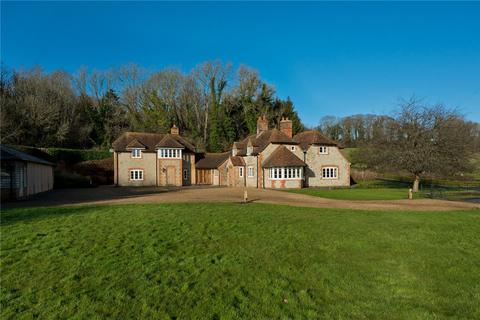 5 bedroom detached house to rent, Wyck Lane, Wyck, Alton, Hampshire, GU34