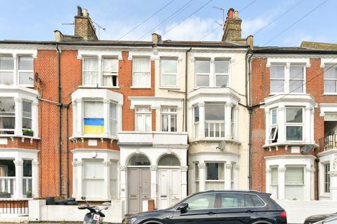 2 bedroom apartment for sale - Leathwaite Road, London, SW11