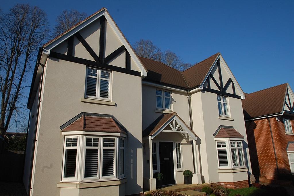 Grange Road, Chalfont St. Peter, SL9 4 bed detached house £3,750 pcm
