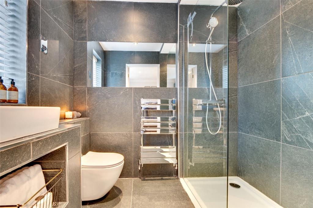 En-Suite 2