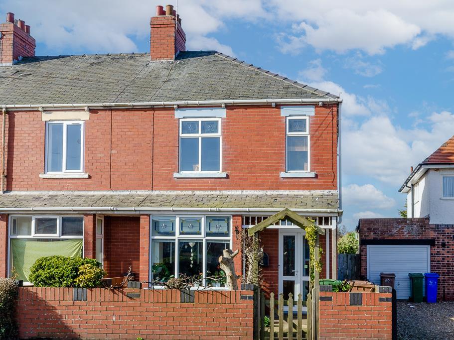 262 Queen Street, WITHERNSEA 3 bed end of terrace house £154,999