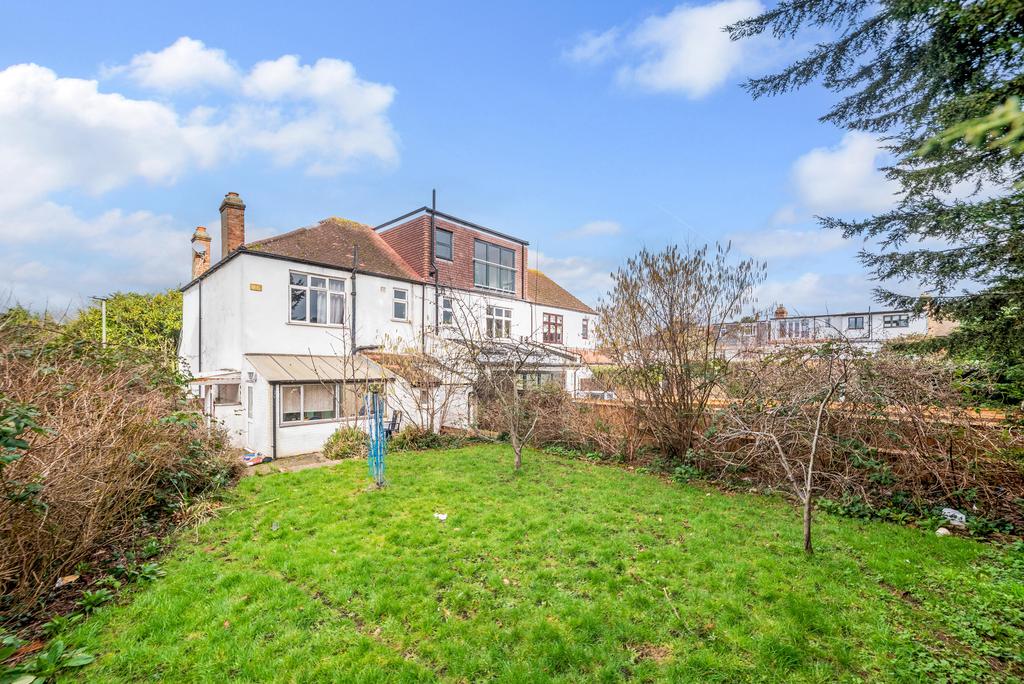 Altyre Close, Beckenham 3 bed terraced house for sale £575,000