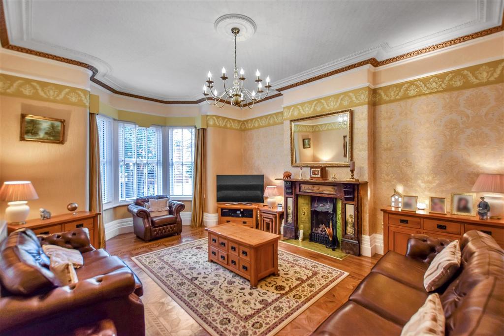 'The Mount', Birchfield Road, Farnworth, Widnes 5 bed detached house