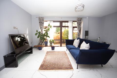 2 bedroom apartment to rent - Barbrook Close, Lisvane, Cardiff, CF14