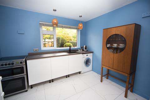 2 bedroom apartment to rent, Barbrook Close, Lisvane, Cardiff, CF14