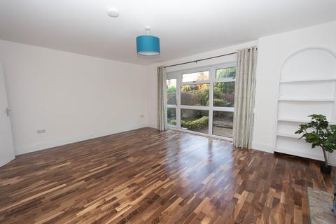 3 bedroom apartment to rent, Barbrook Close, Lisvane, Cardiff, CF14