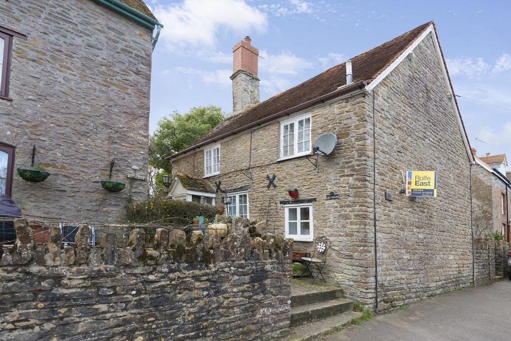 Ring Street, Stalbridge, Dorset, DT10 2 bed house for sale £290,000