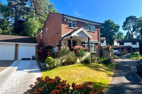 4 bedroom detached house for sale, Foxtail Drive, Dibden Purlieu