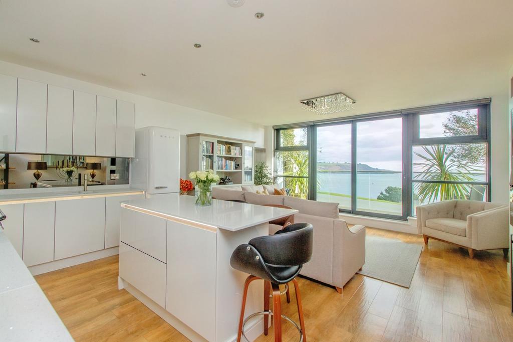 The Azure, Plymouth Hoe, PL1 2PE 2 bed apartment £450,000