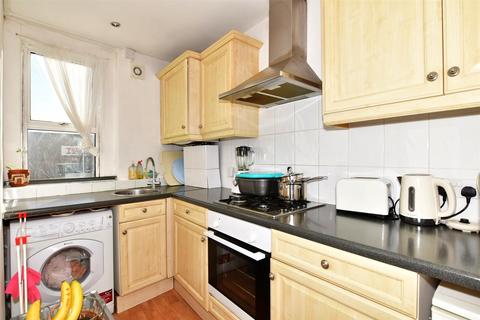2 bedroom flat for sale, Cornwall Gardens, Cliftonville, Margate, Kent