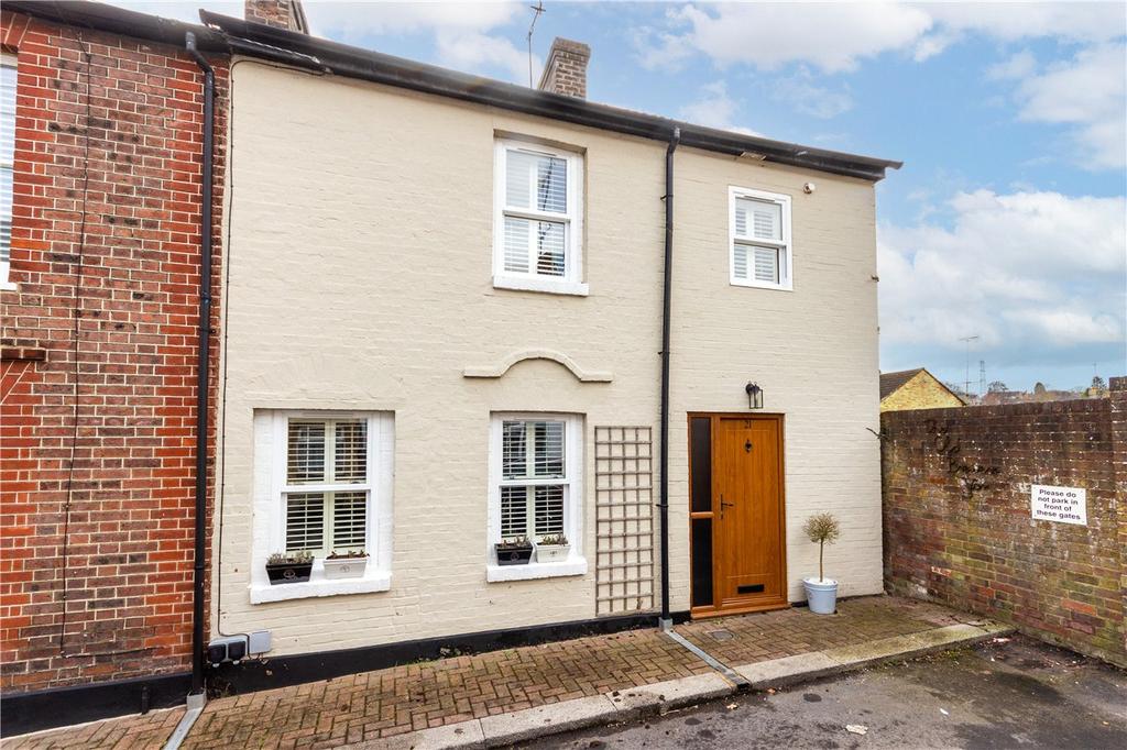 Albert Street, Markyate, St. Albans... 3 bed end of terrace house - £ ...