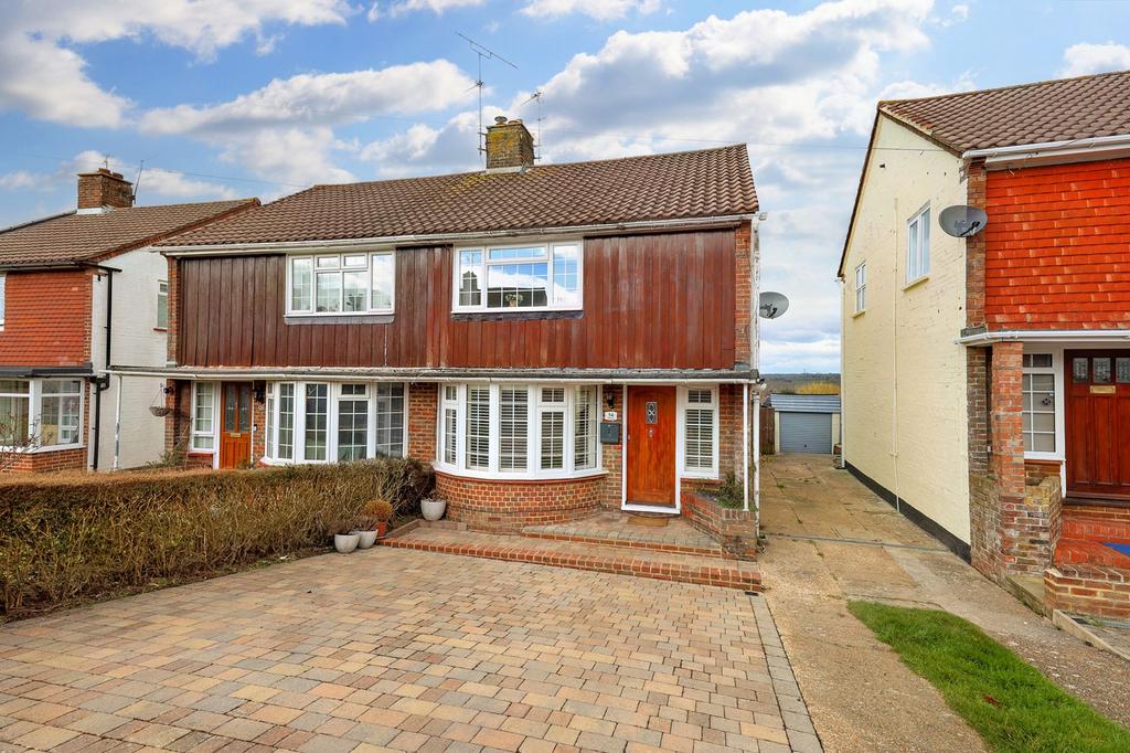 Noel Rise, Burgess Hill, RH15 3 bed semidetached house for sale £420,000