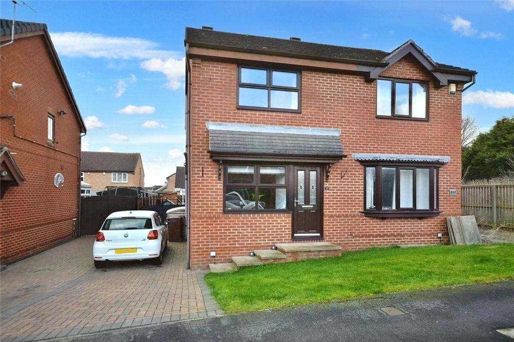 Hopefield Court, Rothwell, Leeds, West Yorkshire 2 bed semidetached